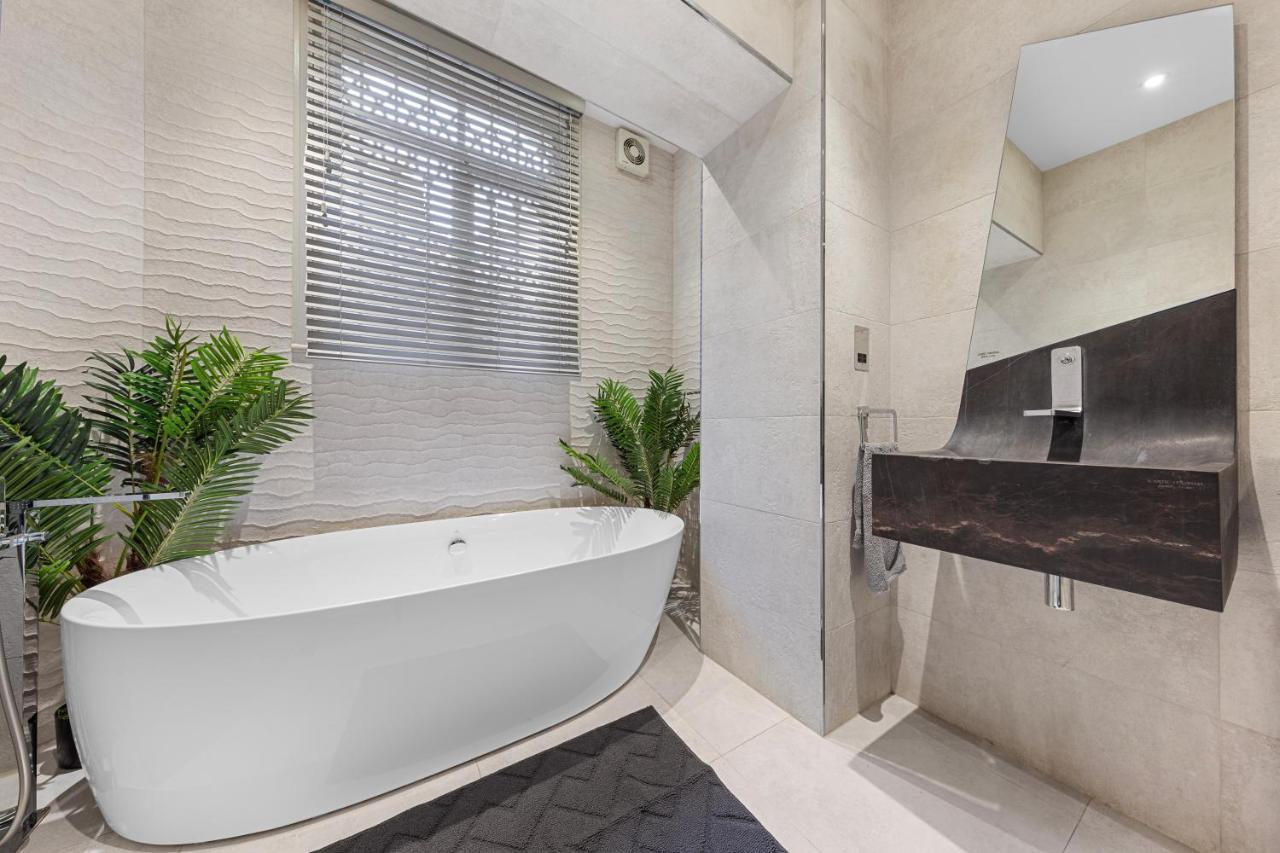 Harrods 2 Bed Lux Flat W/Patio Διαμέρισμα Λονδίνο Εξωτερικό φωτογραφία