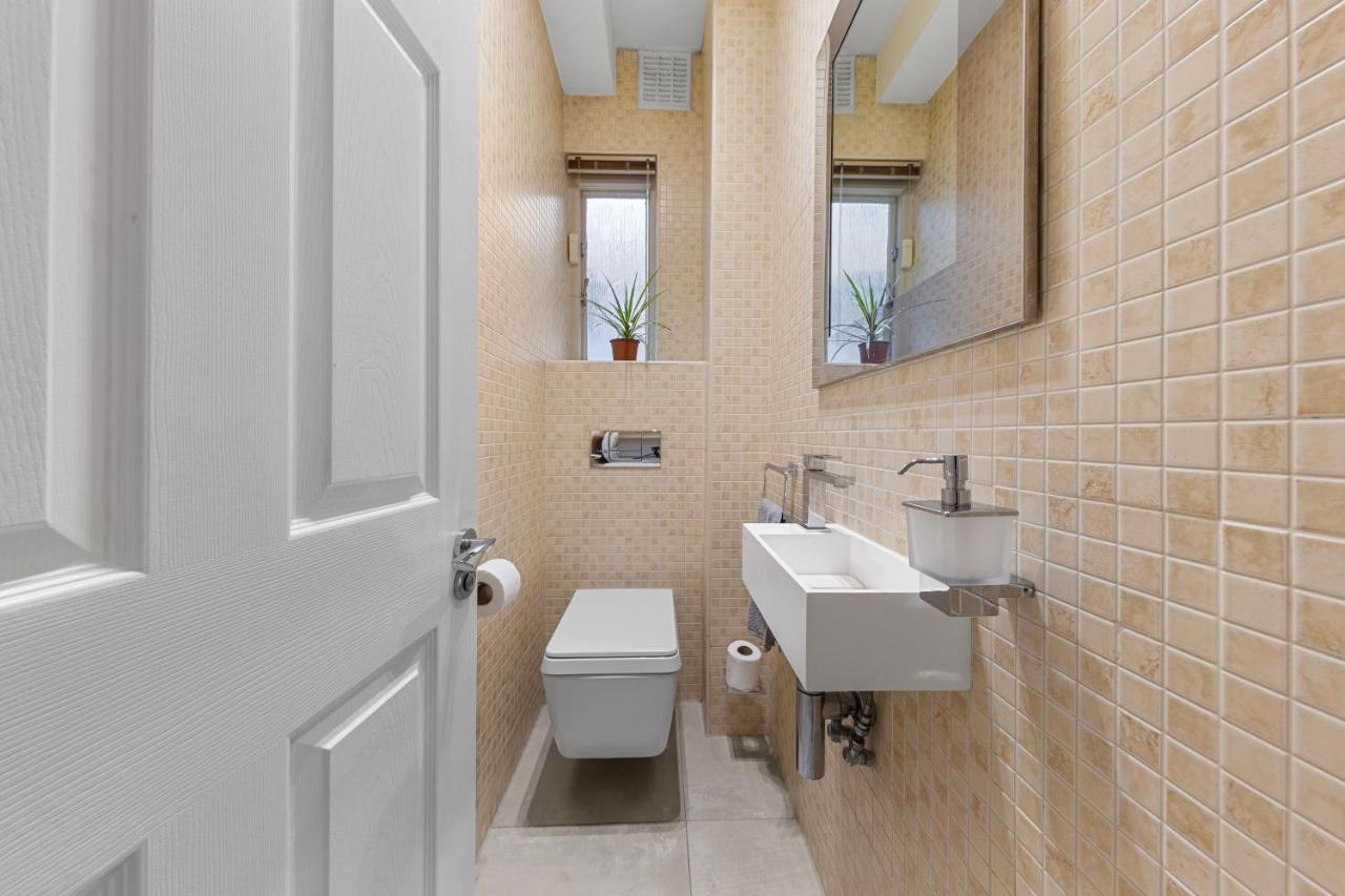 Harrods 2 Bed Lux Flat W/Patio Διαμέρισμα Λονδίνο Εξωτερικό φωτογραφία